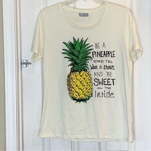 Fuego Pineapple Tshirt Top Womens Size Large Graphic Tee Shirt